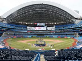 Blue Jays leave open hope of returning to Toronto this season