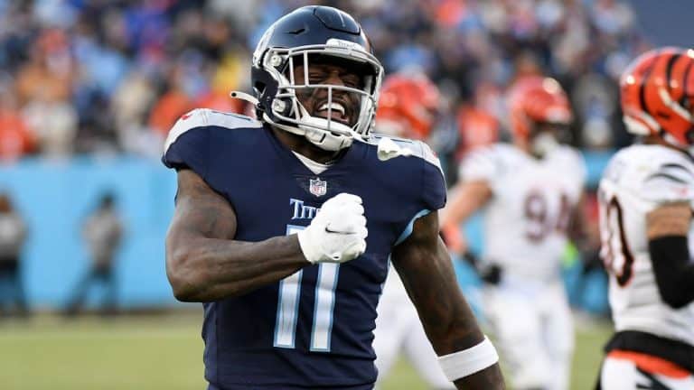A.J. Brown makes a spectacular one-handed TD catch and ties Titans with Bengals