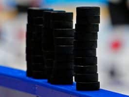 Finnish hockey team quits KHL playoffs against Ukraine invasion