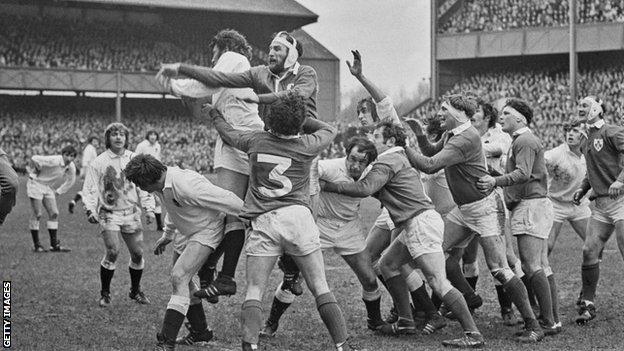 Ireland play England at Twickenham on 12 February 1972