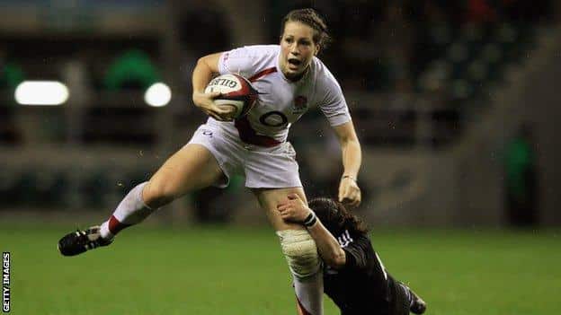 Emily Scarratt playing for England in 2009