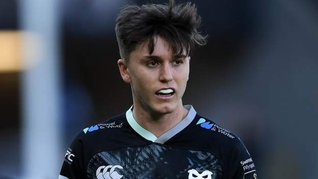Newcastle Falcons sign Ospreys flyhalf Josh Thomas to a two-year contract