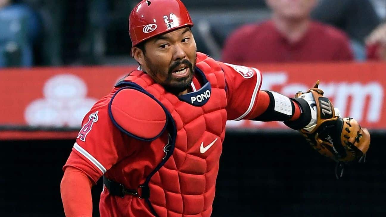 After being hit with warm-up pitch, Kurt Suzuki (38), leaves the game with neck contusion.