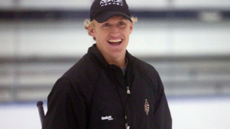 John Wroblewski, 41 years old, has left the Los Angeles Kings organization in order to assume the role of coach for U.S. national women’s hockey team
