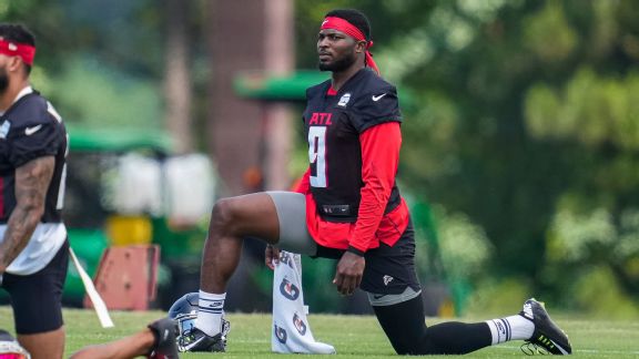 Atlanta Falcons Blog: Falcons using NFL stars to teach edge rushers