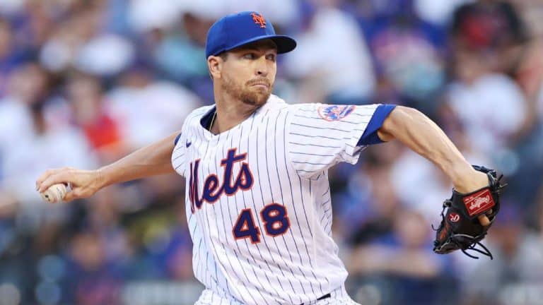 Mets' Jacob deGrom, excited to start Game 2, with the entire season online