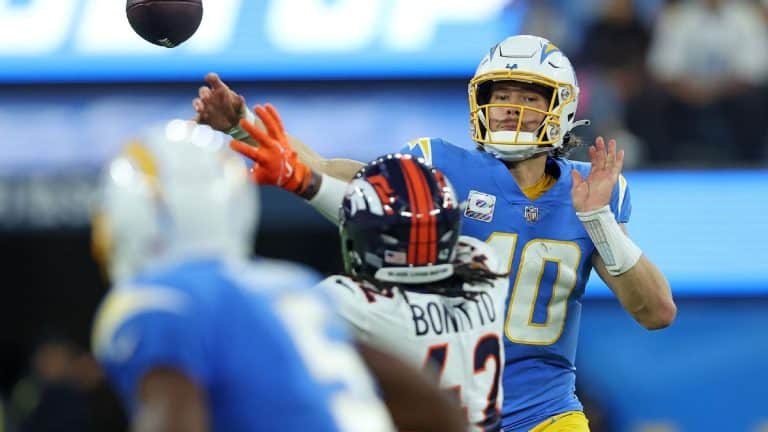 Chargers rallies and wins overtime 19-16 over Broncos