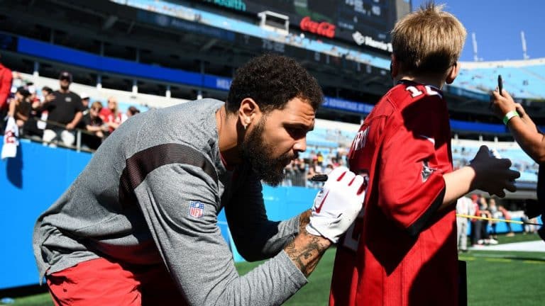 NFL- Refs didn't want Buccaneers WR Mike Evans’ autograph