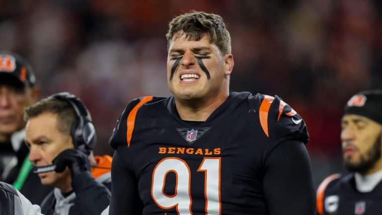 Bengals DE Trey Hendrickson is out of the game after sustaining a neck injury