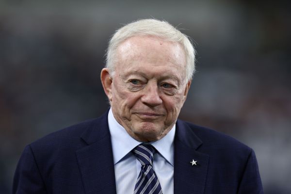 Jerry Jones responds to questions regarding 1957 photo published in report