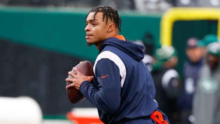 Justin Fields practices fully in fantasy football news and notes