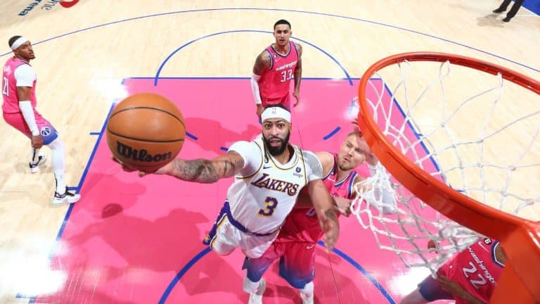 Anthony Davis scores 55 points and grabs seventeen rebounds in Lakers win