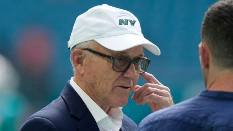 Jets proprietor Woody Johnson keen to spend for QB, the 'lacking piece'