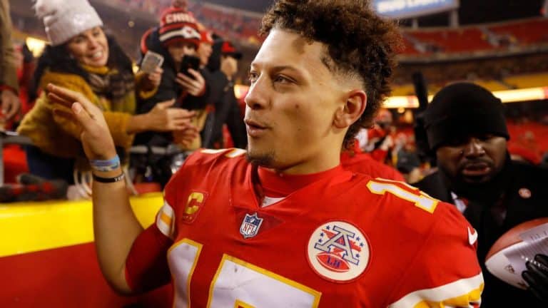 Patrick Mahomes battles via ankle damage in Chiefs' win