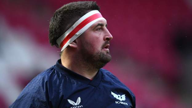 Wyn Jones: Scarlets prop to make use of World Cup axe as motivation