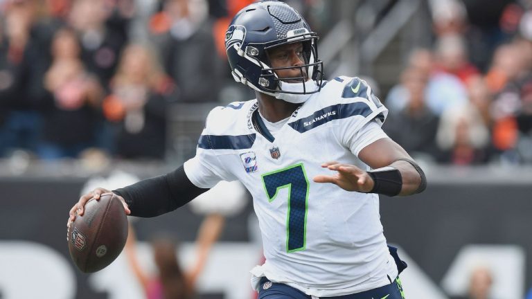 Seahawks' Geno Smith takes blame for loss after tossing 2 INTs